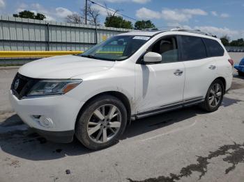  Salvage Nissan Pathfinder