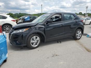  Salvage Nissan Kicks
