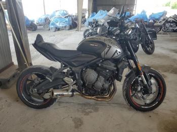  Salvage Triumph Motorcycle Trident 66