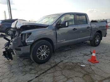  Salvage Nissan Titan