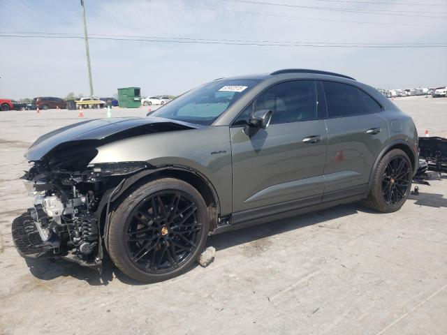  Salvage Porsche Macan 4