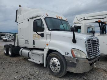  Salvage Freightliner Cascadia 1
