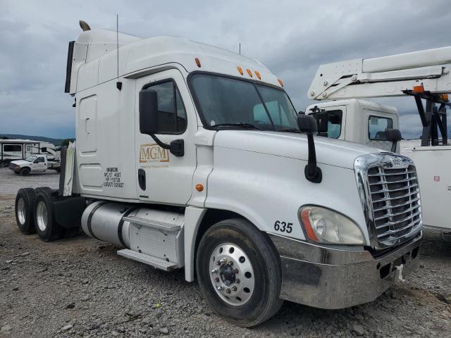  Salvage Freightliner Cascadia 1