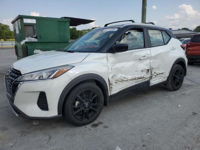  Salvage Nissan Kicks