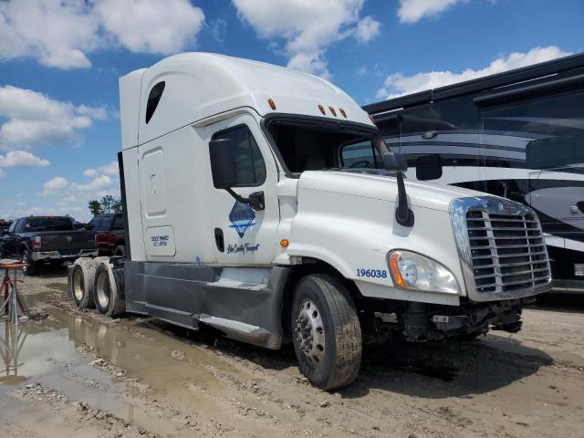  Salvage Freightliner Cascadia 1