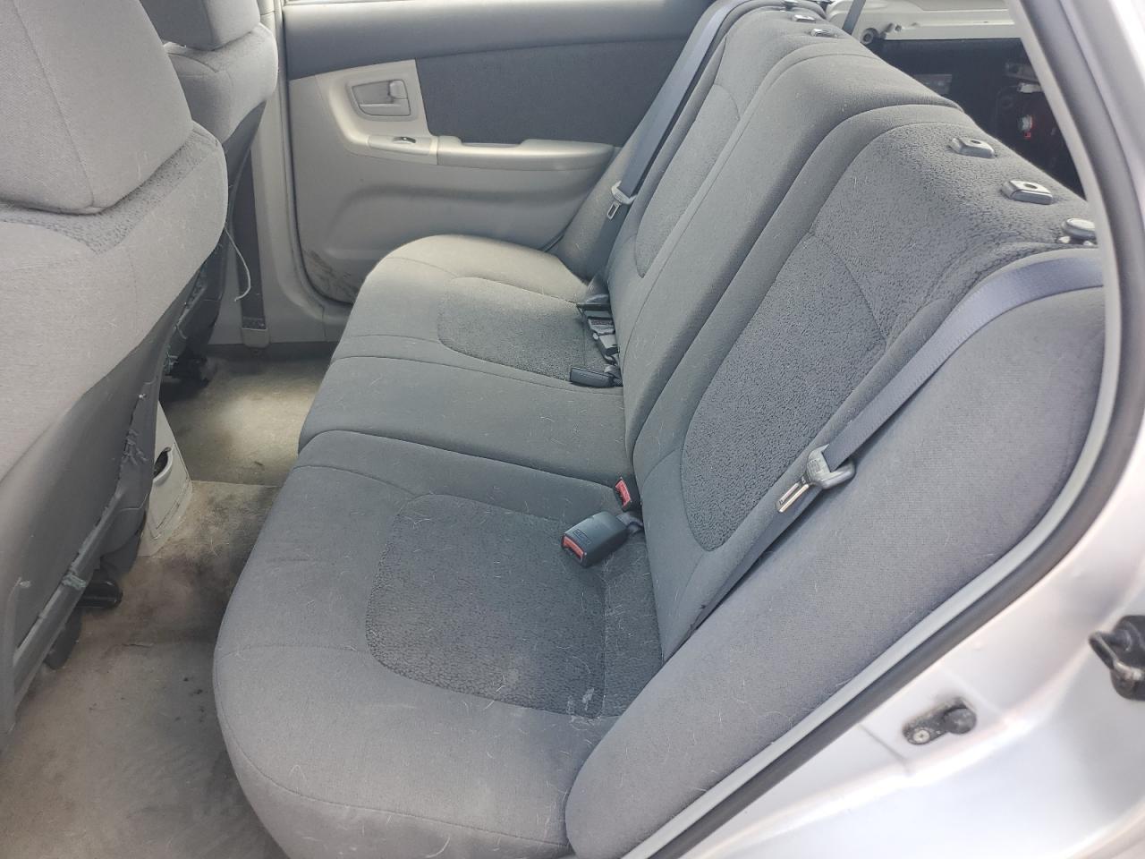 Kia Spectra Image 12