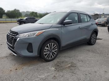  Salvage Nissan Kicks