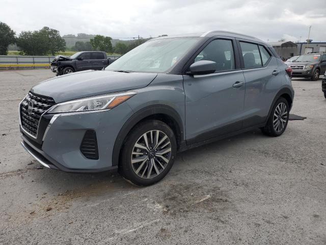  Salvage Nissan Kicks