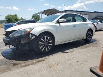  Salvage Nissan Altima
