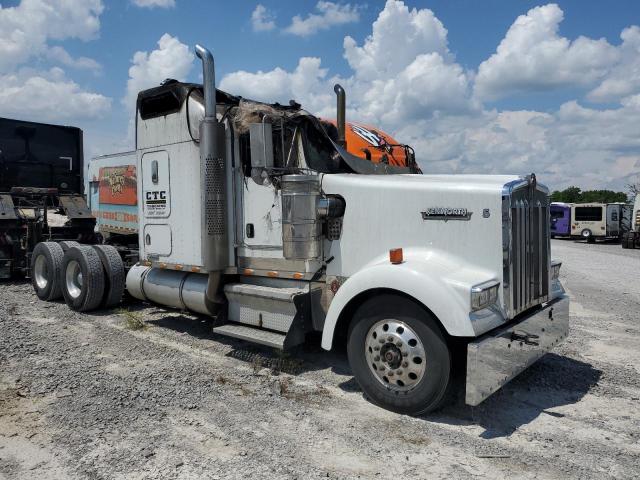  Salvage Kenworth W900