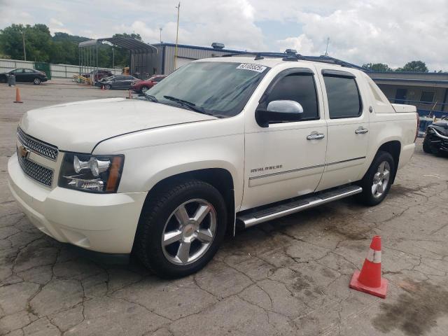  Salvage Chevrolet Avalanche