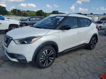 Salvage Nissan Kicks