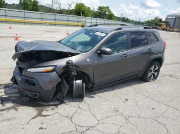  Salvage Jeep Cherokee