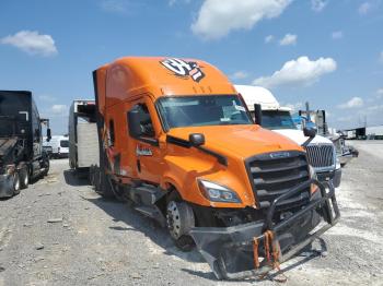  Salvage Freightliner Cascadia 1