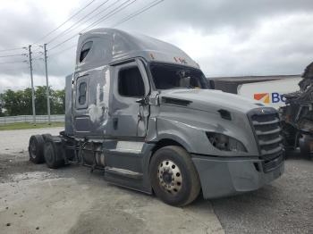  Salvage Freightliner Cascadia 1