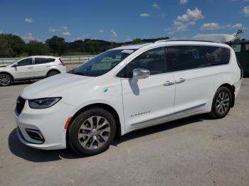  Salvage Chrysler Pacifica