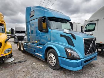  Salvage Volvo Vnl