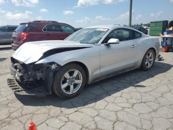  Salvage Ford Mustang