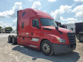  Salvage Freightliner Cascadia 1