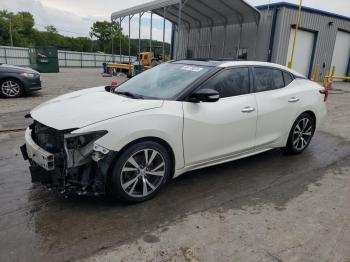  Salvage Nissan Maxima