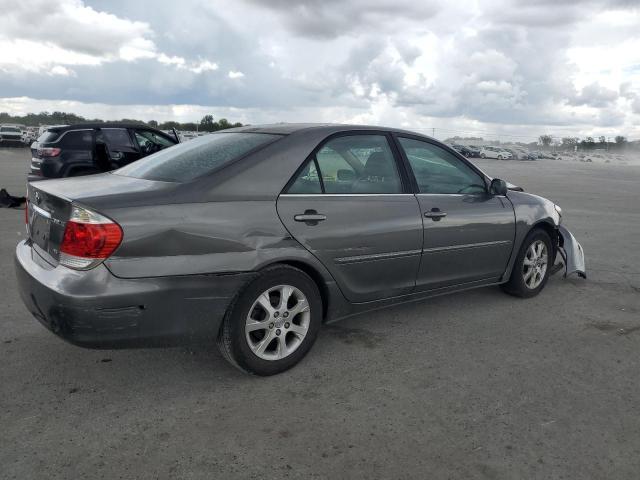 Toyota Camry Le Image 2