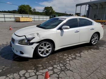  Salvage Nissan Maxima