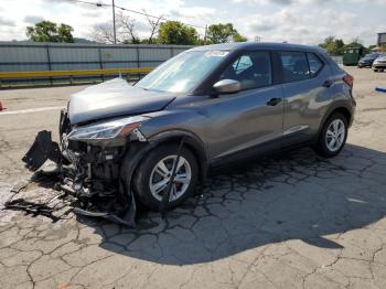  Salvage Nissan Kicks