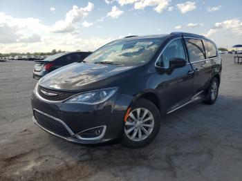  Salvage Chrysler Pacifica