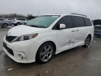  Salvage Toyota Sienna
