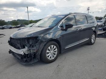  Salvage Chrysler Pacifica
