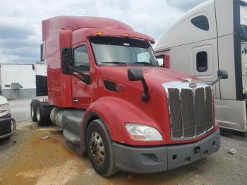  Salvage Peterbilt 579