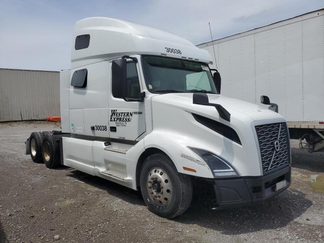  Salvage Volvo Vnl