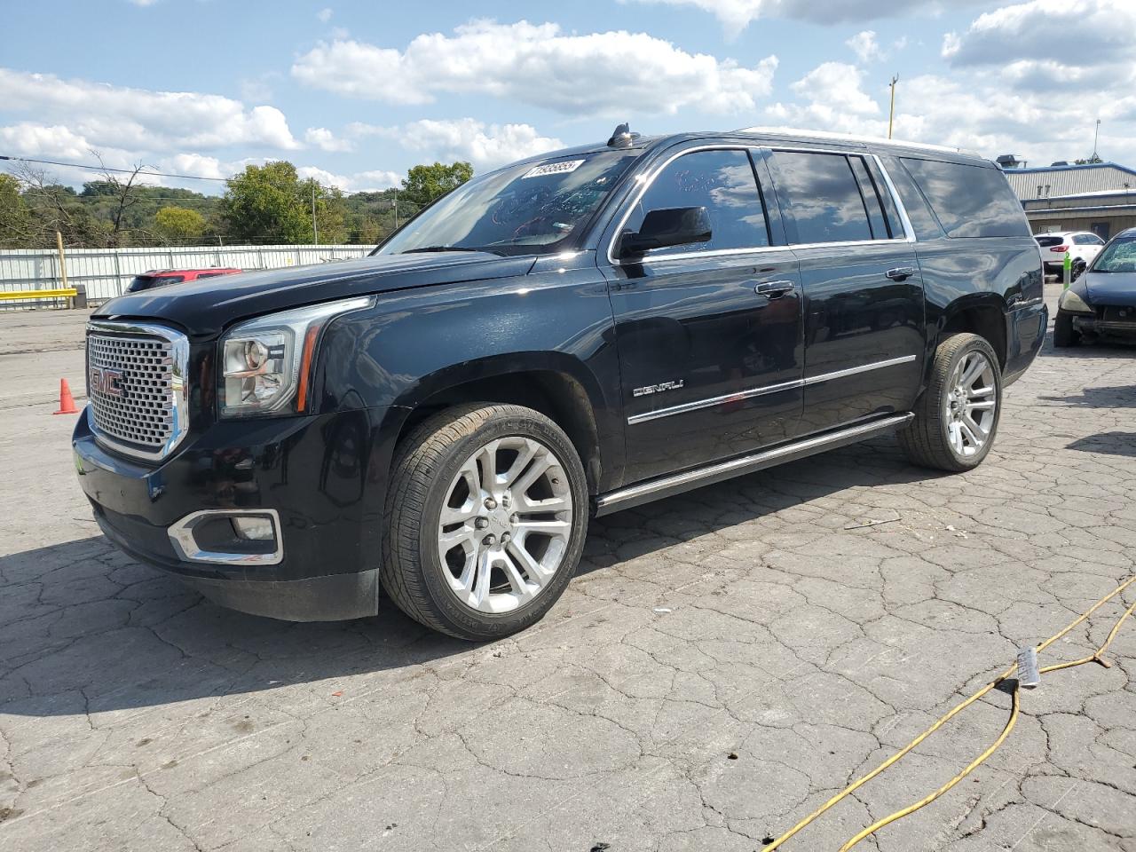 GMC Yukon Denali Image 1