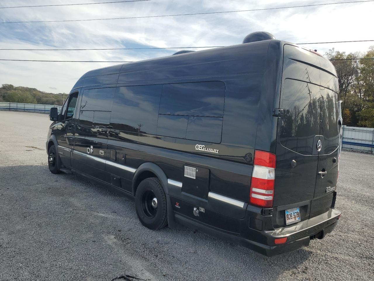 Mercedes-Benz Sprinter 3500 Image 9