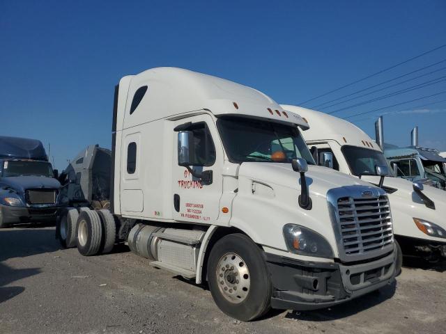  Salvage Freightliner Cascadia 1