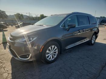 Salvage Chrysler Pacifica