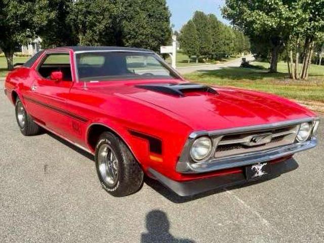  Salvage Ford Mustang