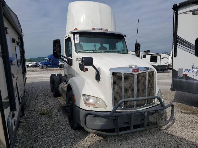  Salvage Peterbilt 579