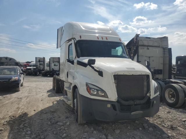  Salvage Freightliner Cascadia 1