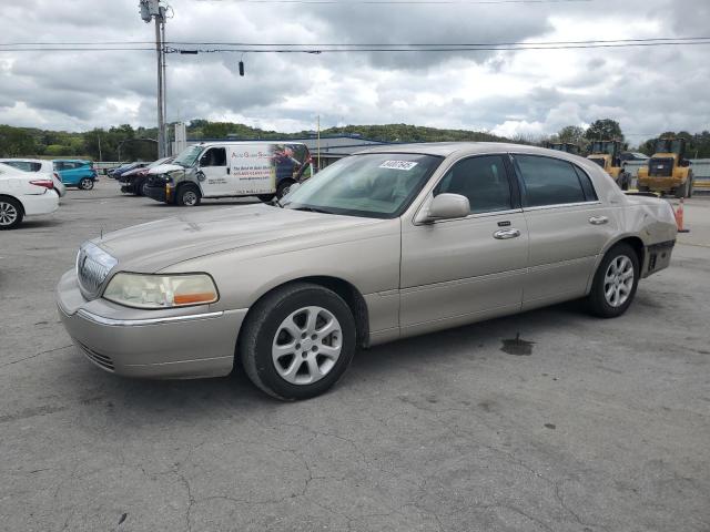  Salvage Lincoln Towncar