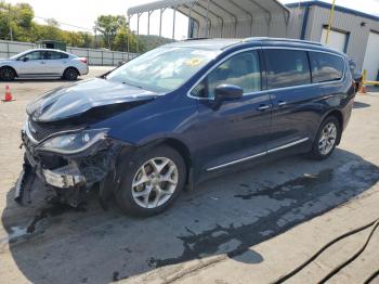  Salvage Chrysler Pacifica