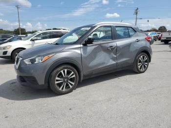  Salvage Nissan Kicks