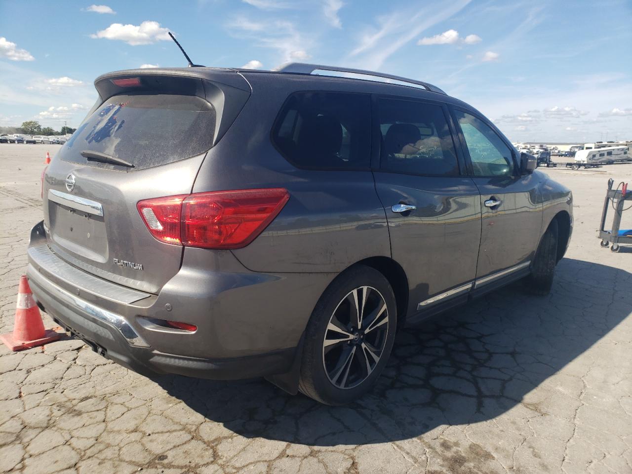 Nissan Pathfinder S Image 2