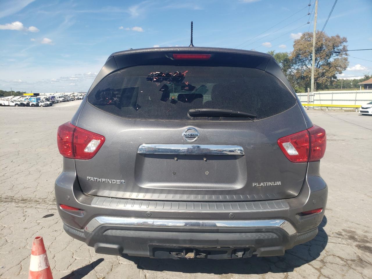 Nissan Pathfinder S Image 6