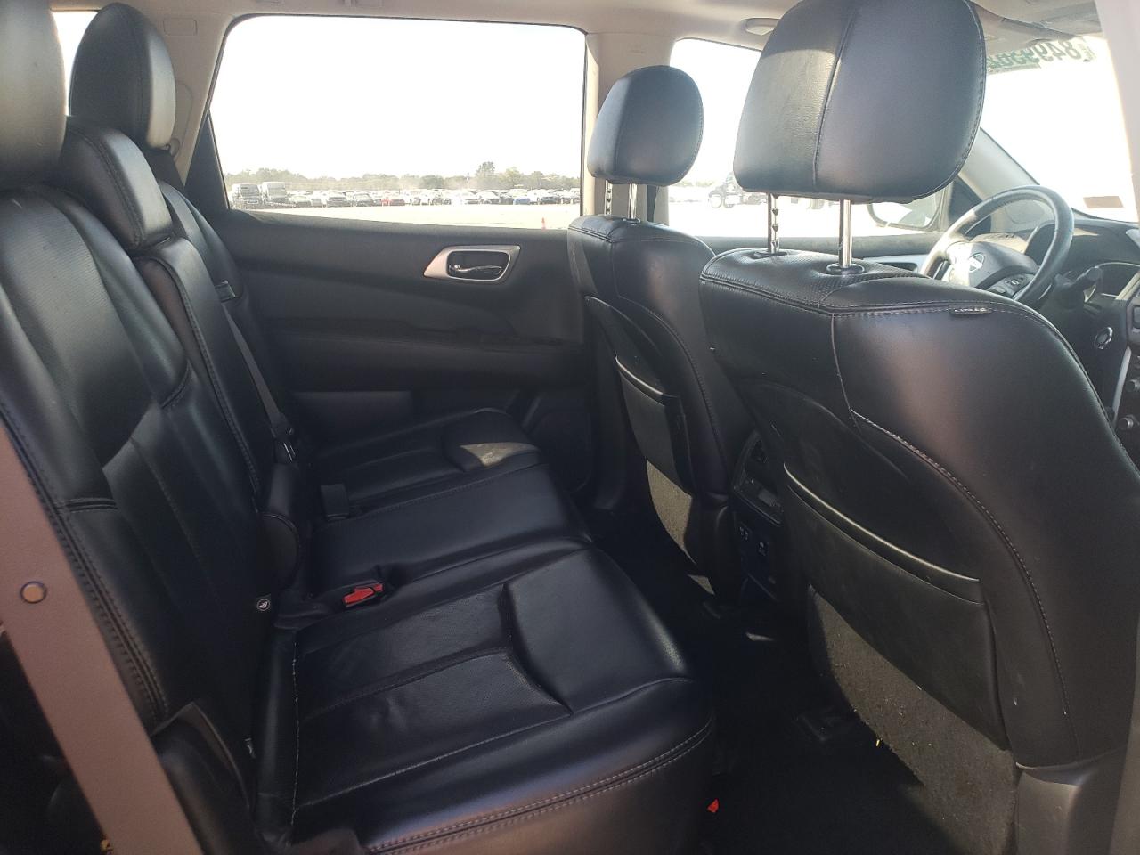 Nissan Pathfinder S Image 12