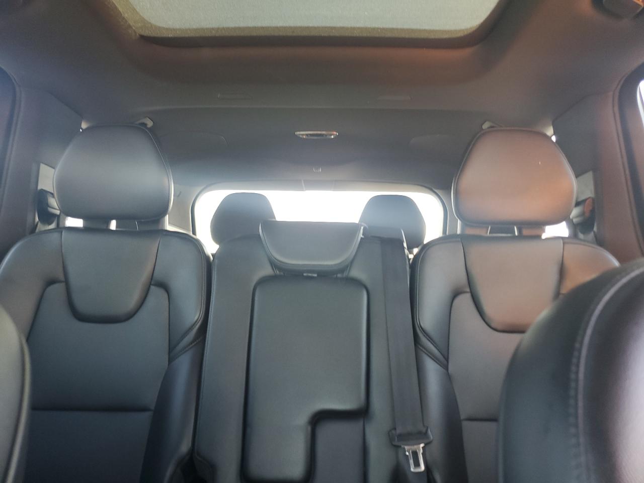 Volvo XC90 T5 Momentum Image 4