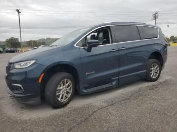  Salvage Chrysler Pacifica