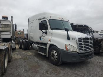  Salvage Freightliner Cascadia 1