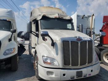  Salvage Peterbilt 579