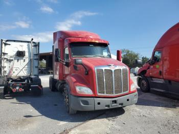  Salvage Peterbilt 579